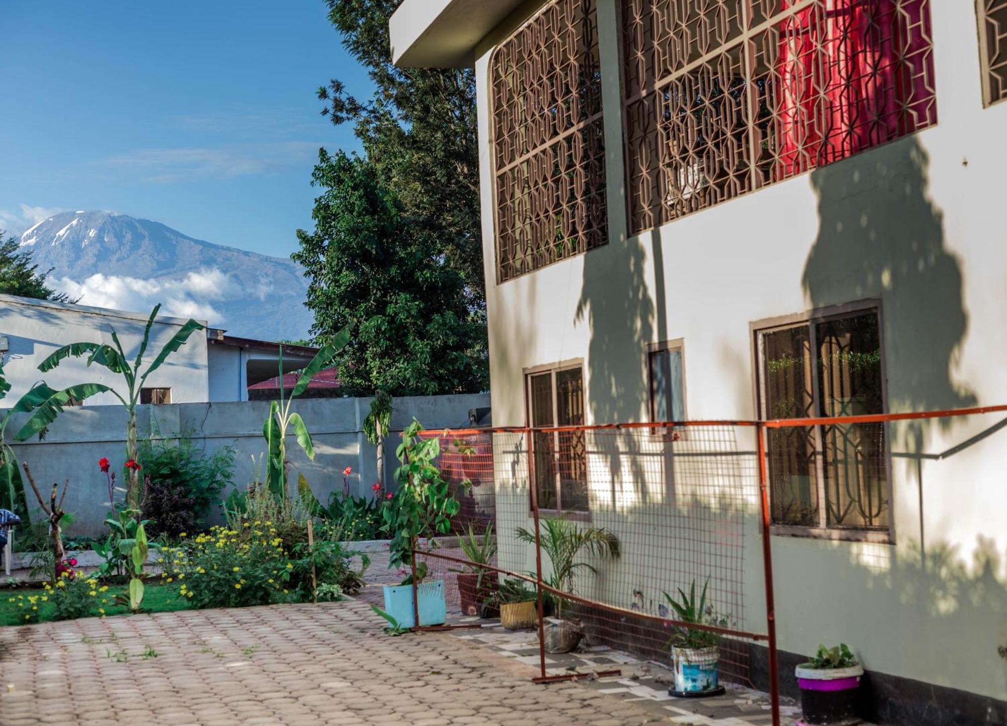 Kilimanjaro Summit Lodge Моши Экстерьер фото